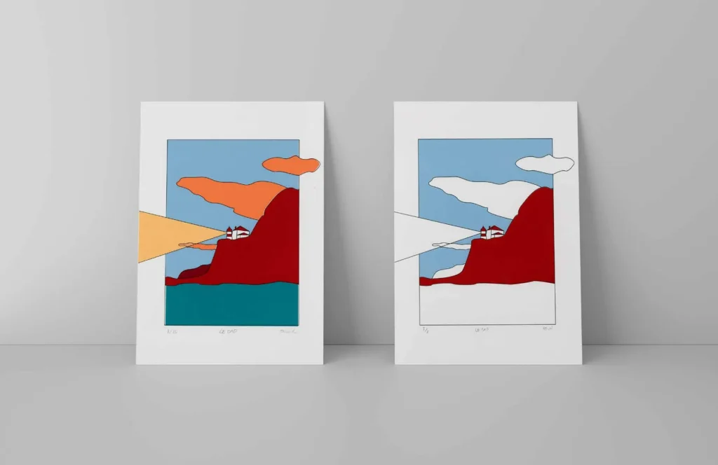 Deux affiches « Le Cap » posées contre un mur, aux plans superposés rouge, bleu et crème.