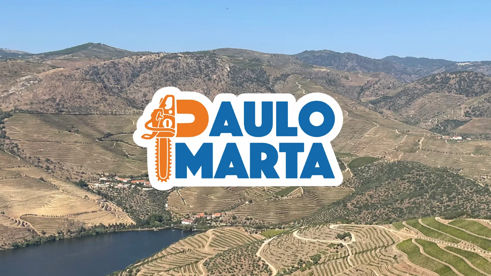 Logo principal « Paulo Marta » avec une tronçonneuse orange, sur une photo de la vallée du Douro.