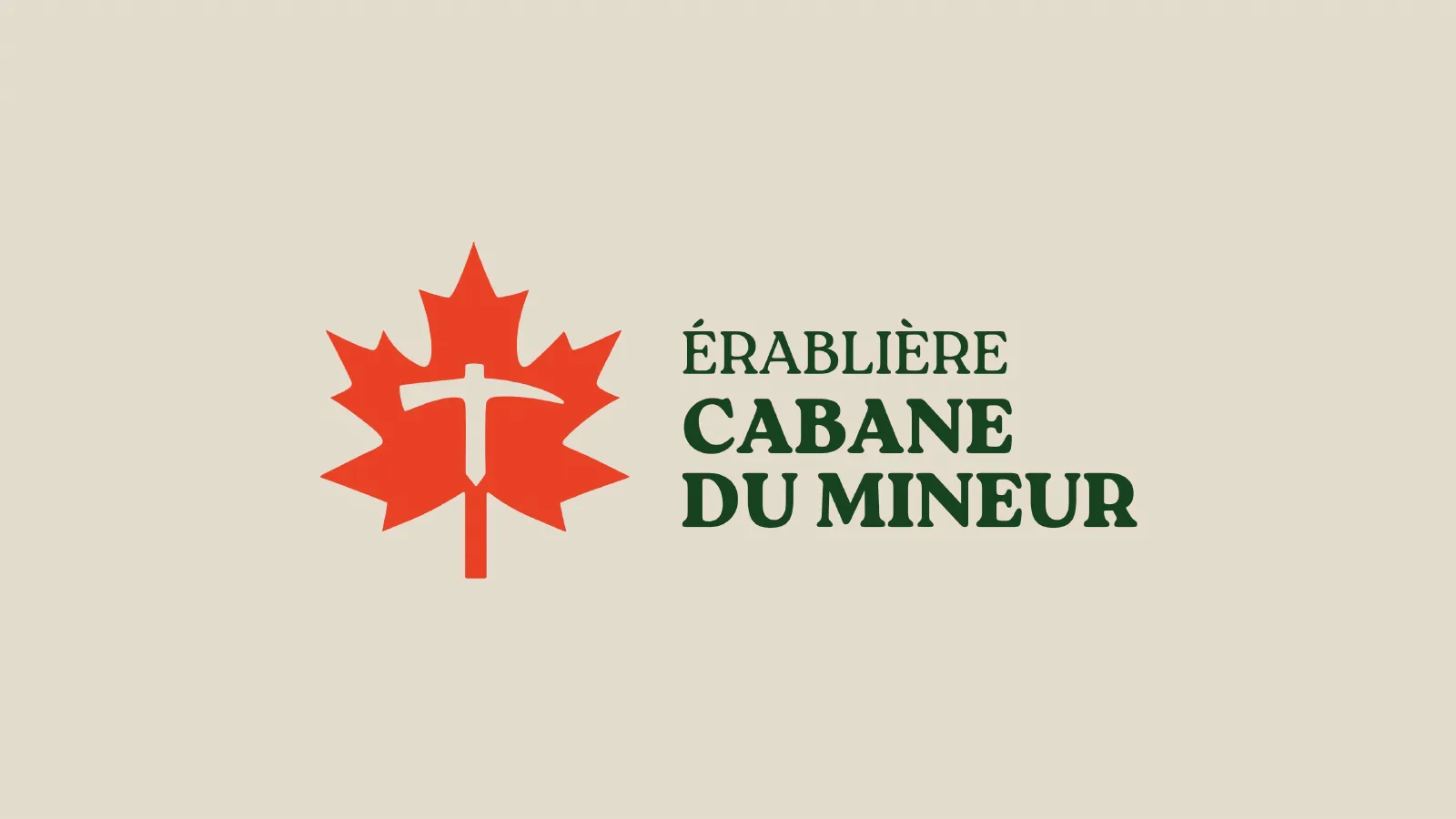 Logo principal : feuille d’érable rouge traversée d’un pic, à côté du nom de l’érablière.